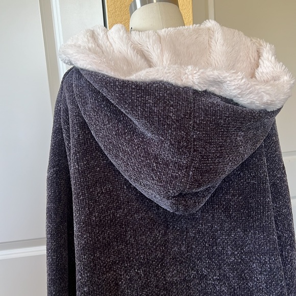 Avah  Teddy Sherpa oversized hooded jacket size large with front pockets - Picture 3 of 11